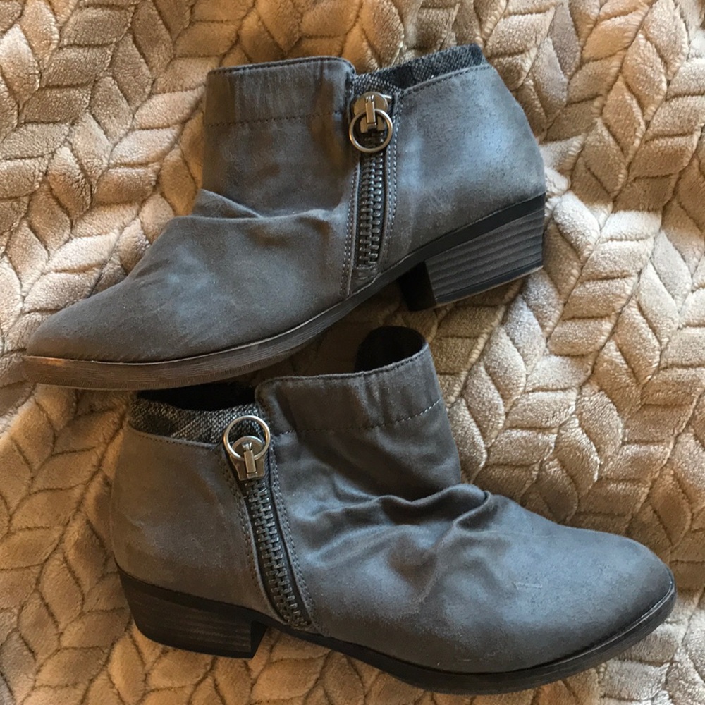 Trust Me grey booties